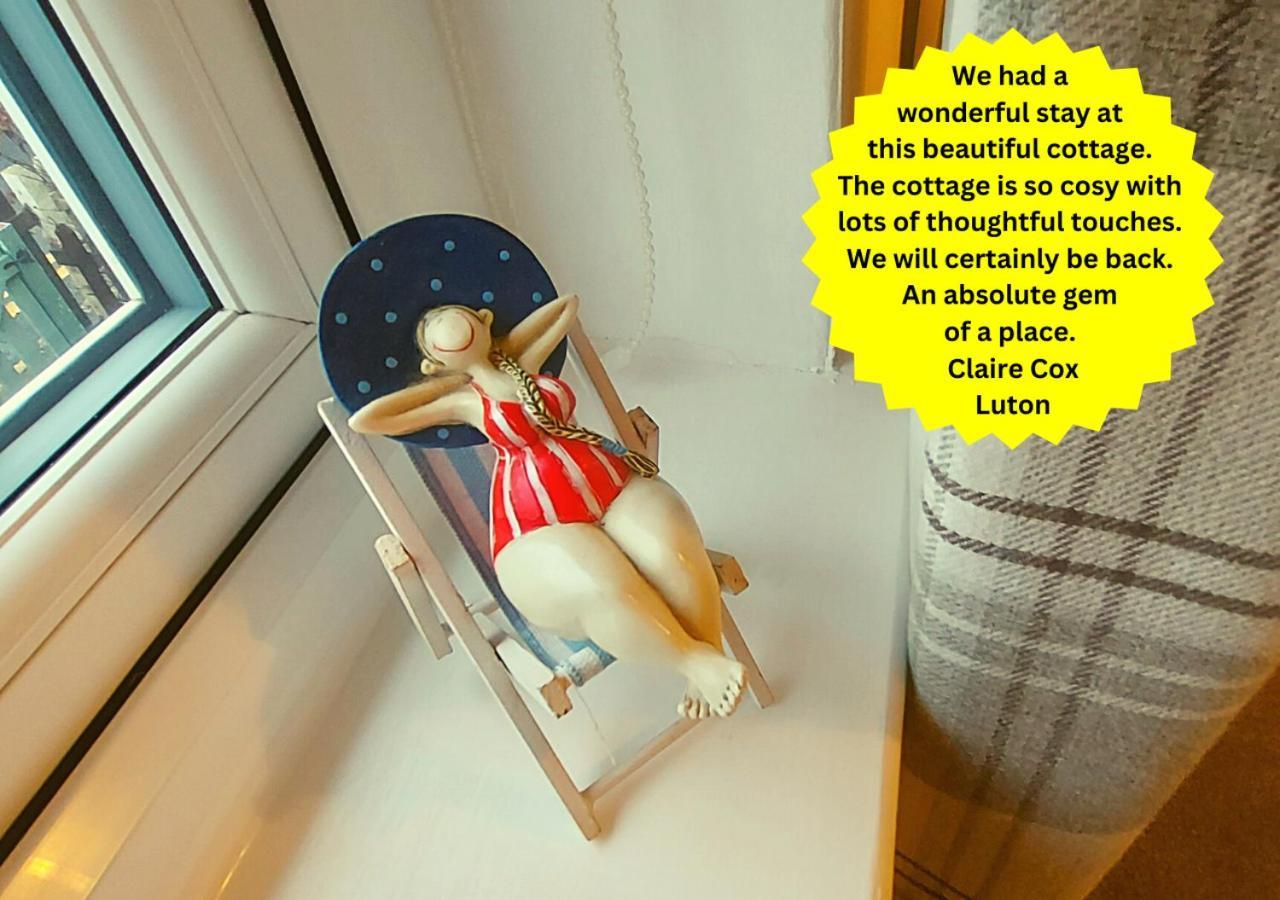 Romantic Lakeside Cottage By The Beach! With Super Cosy Log Burner! The Perfect Escape To Your Home From Home By The Sea! So Relaxing - You Won'T Want To Leave! Pet Friendly! Mablethorpe Exterior foto