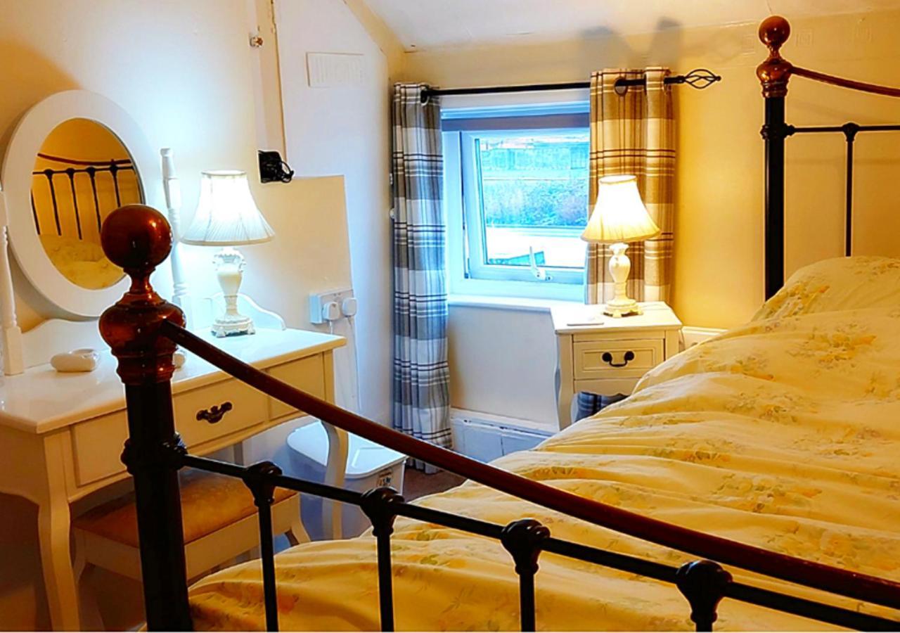 Romantic Lakeside Cottage By The Beach! With Super Cosy Log Burner! The Perfect Escape To Your Home From Home By The Sea! So Relaxing - You Won'T Want To Leave! Pet Friendly! Mablethorpe Exterior foto
