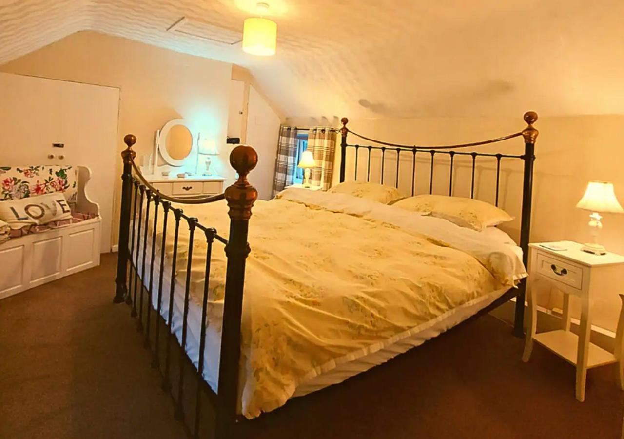 Romantic Lakeside Cottage By The Beach! With Super Cosy Log Burner! The Perfect Escape To Your Home From Home By The Sea! So Relaxing - You Won'T Want To Leave! Pet Friendly! Mablethorpe Exterior foto